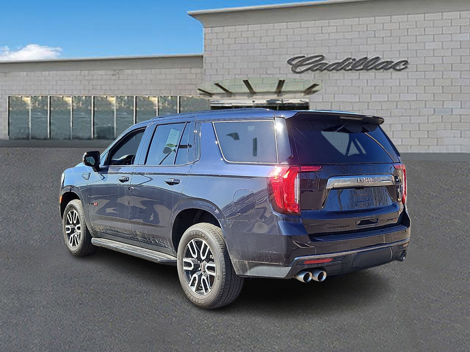 Used 2022 GMC Yukon AT4 image 6