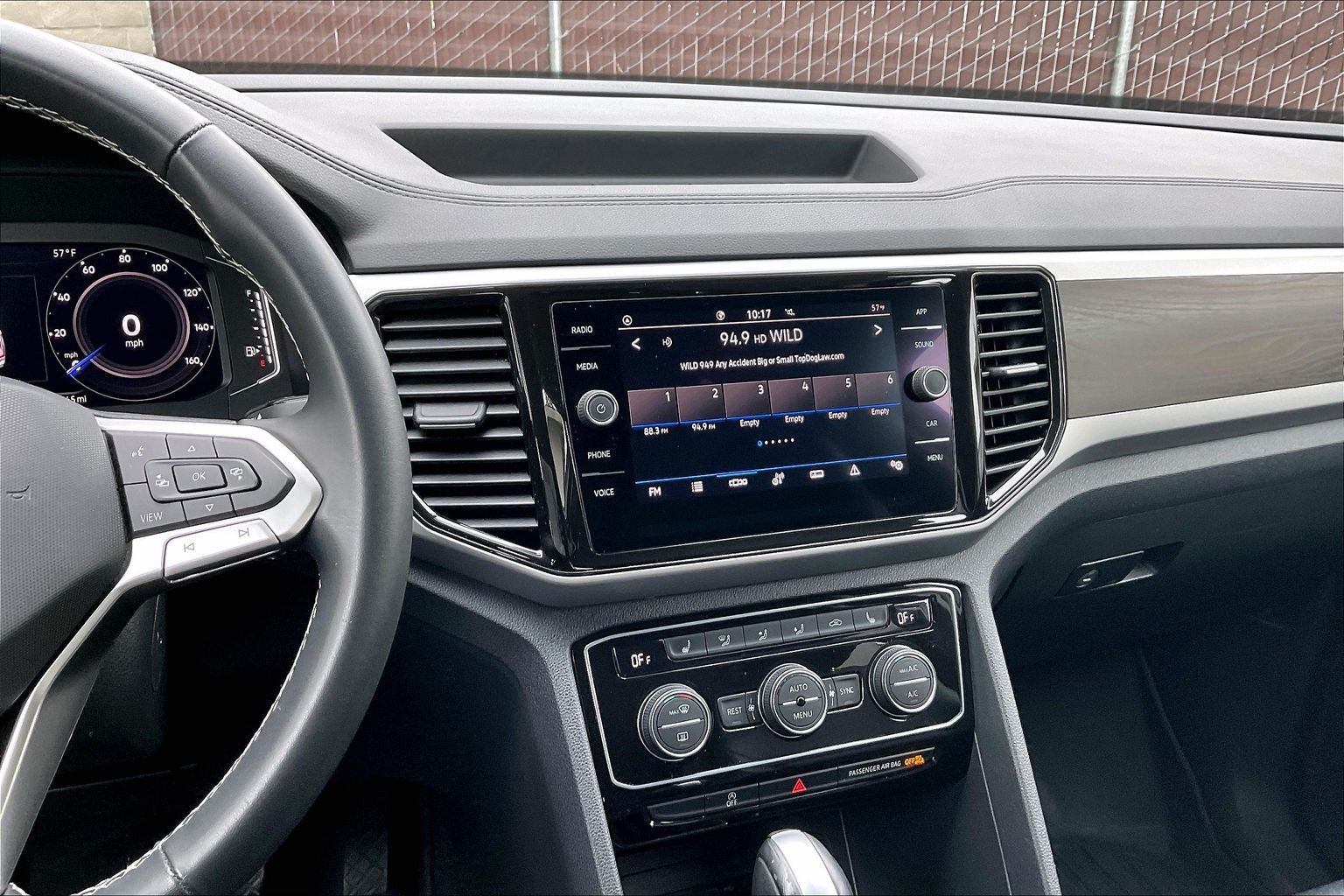 Certified 2022 Volkswagen Atlas SE FWD image 5
