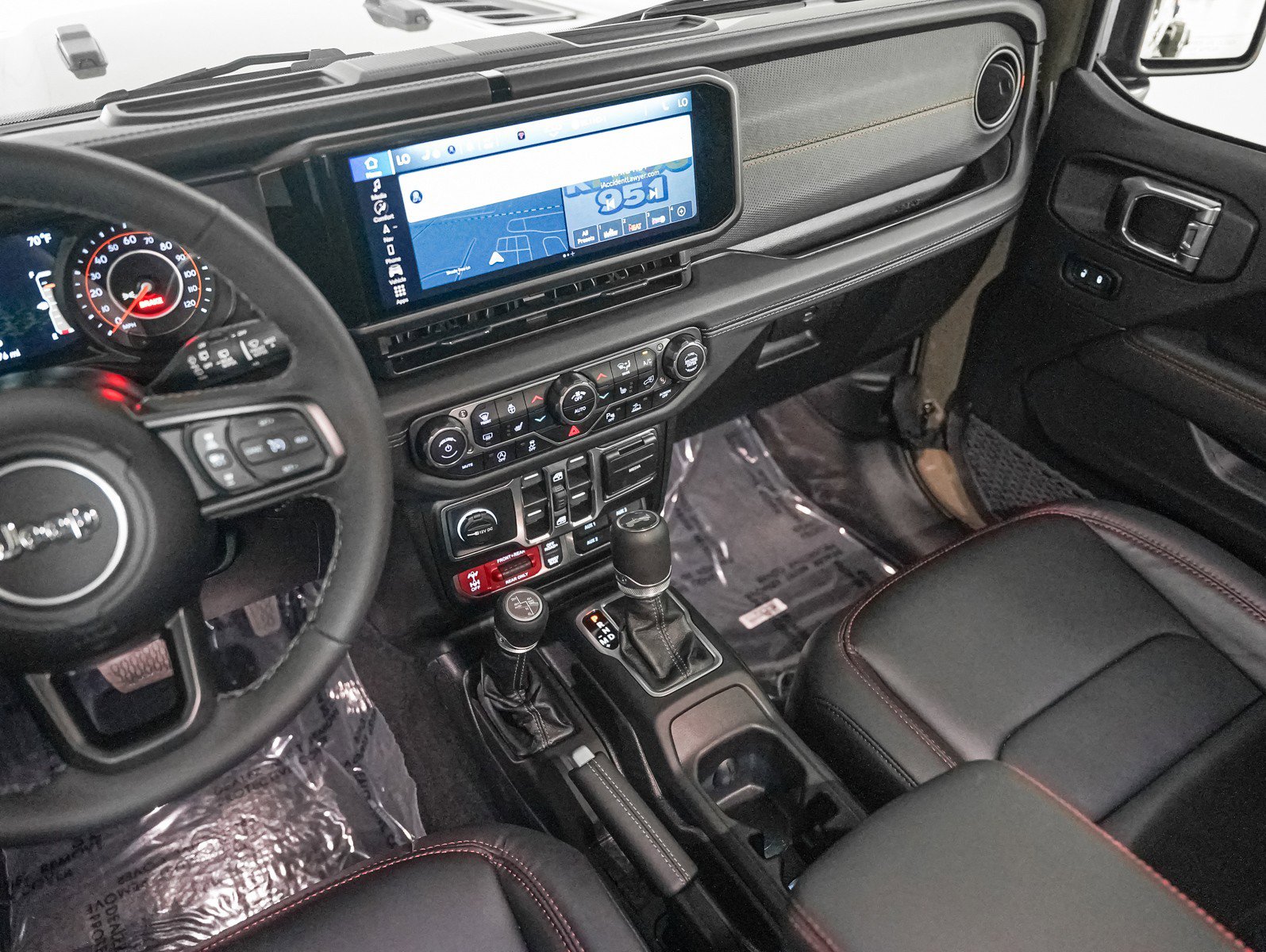 Used 2025 Jeep Wrangler Unlimited Rubicon image 13