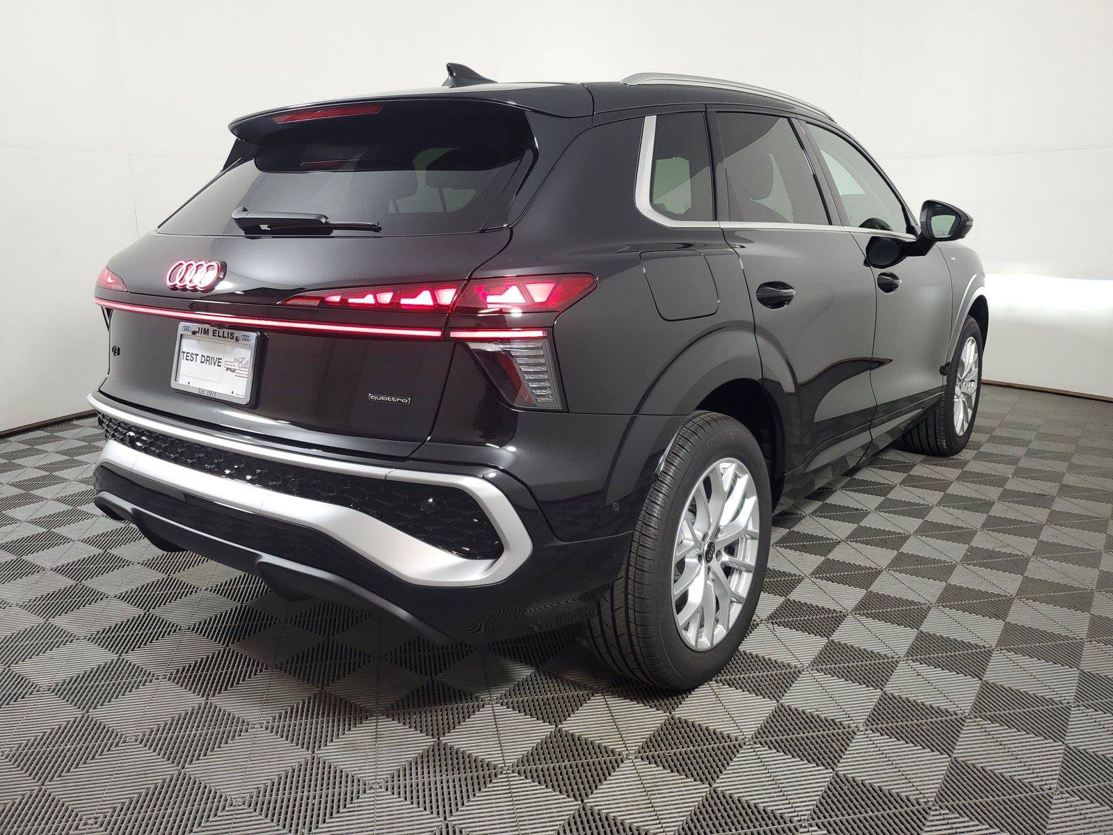 New 2026 Audi Q3 quattro 2.0T AWD/4WD image 7
