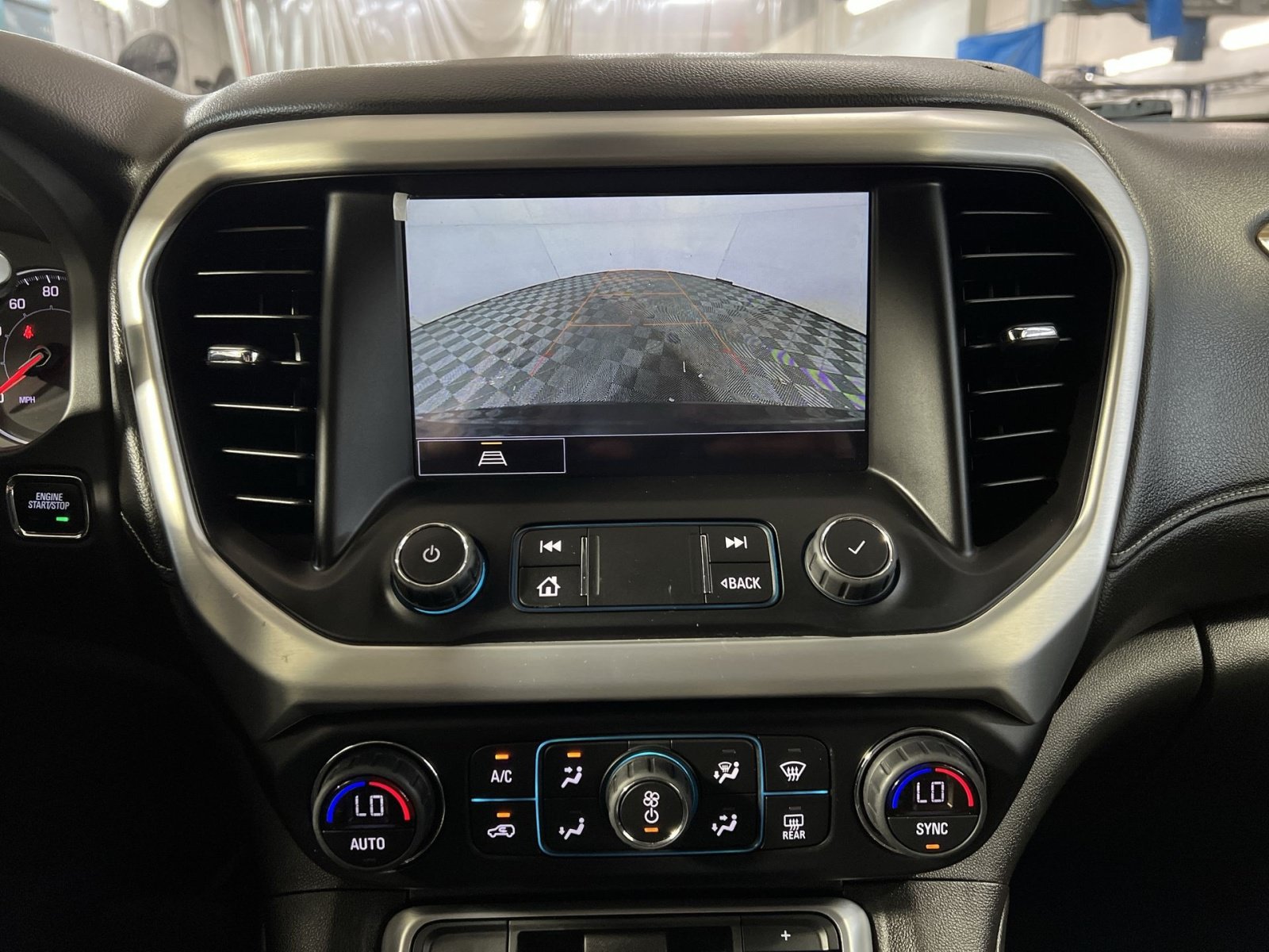 Used 2021 GMC Acadia SLE w/ Driver Convenience Package AWD/4WD image 19