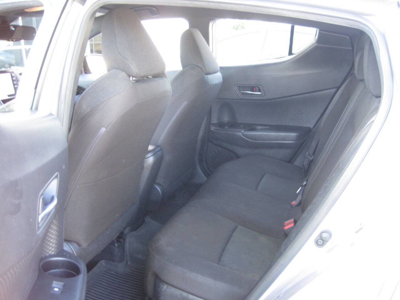 Used 2019 Toyota C-HR LE image 23