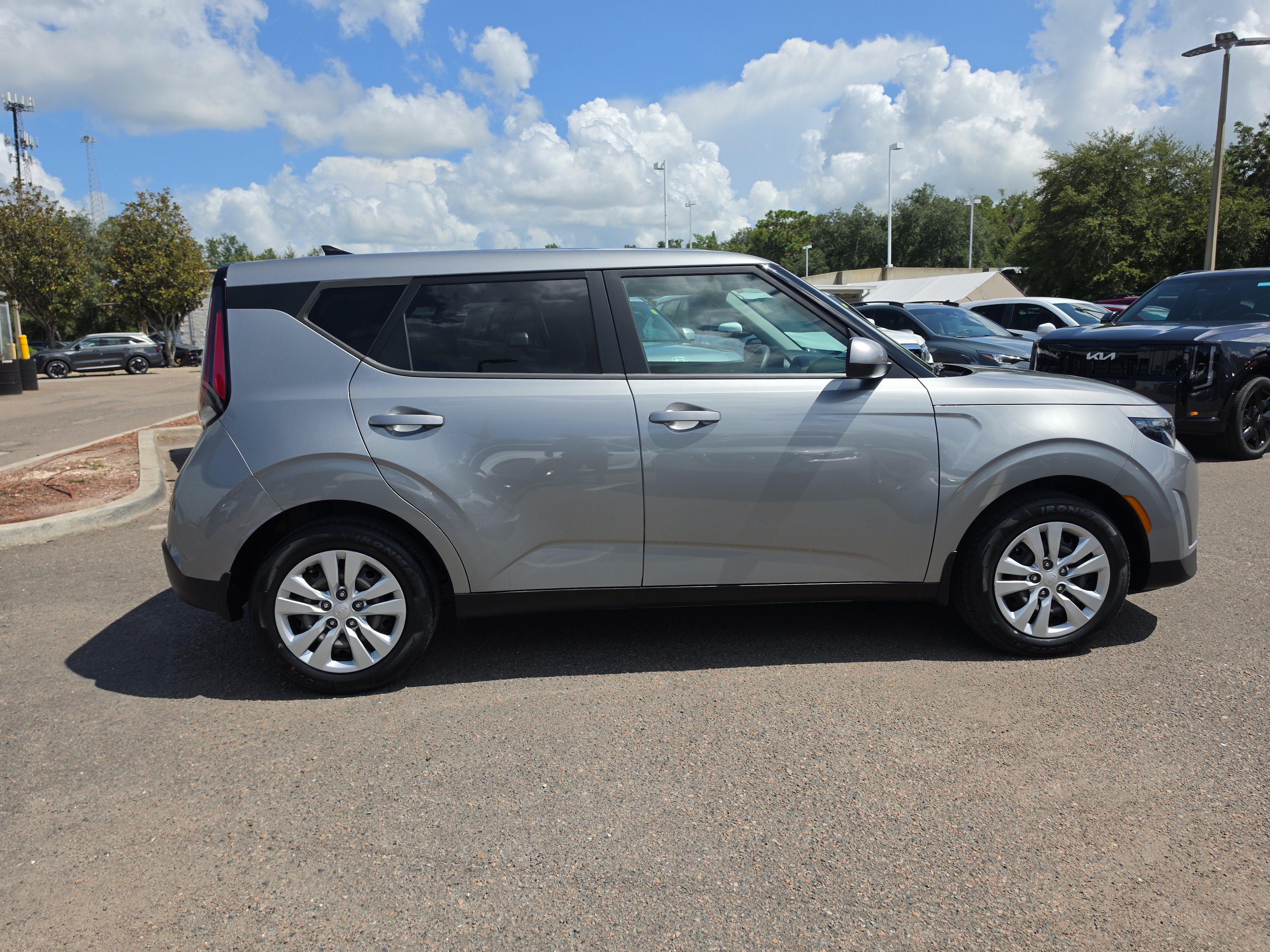 Certified 2024 Kia Soul LX FWD image 9
