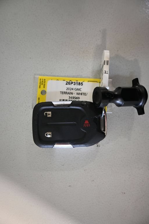 Used 2024 GMC Terrain SLE AWD/4WD image 9