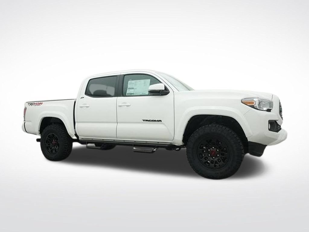 Used 2022 Toyota Tacoma TRD Sport w/ Technology Package AWD/4WD image 32