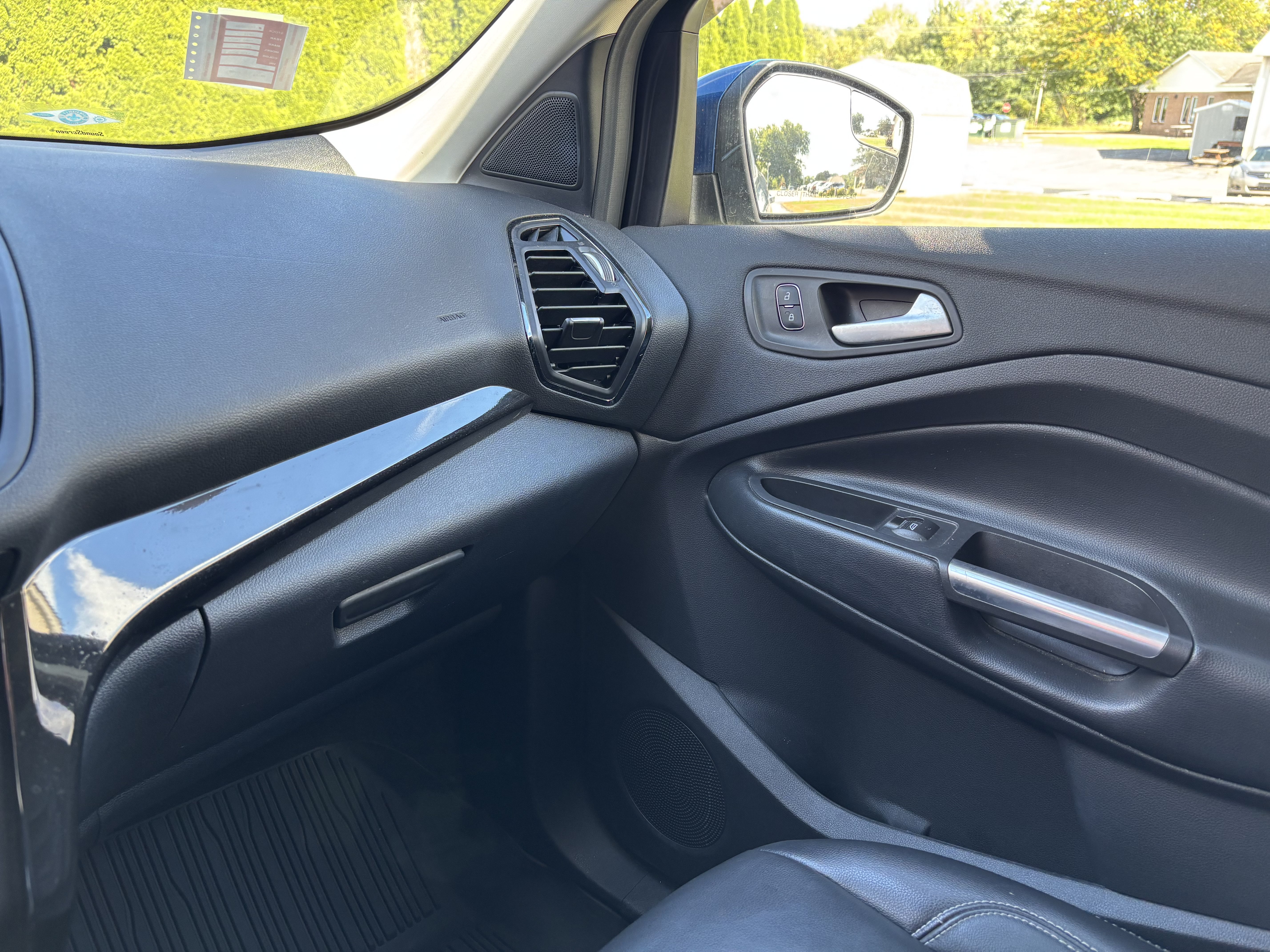 Used 2019 Ford Escape Titanium w/ U9j03 - Titanium Tow Package AWD/4WD image 22