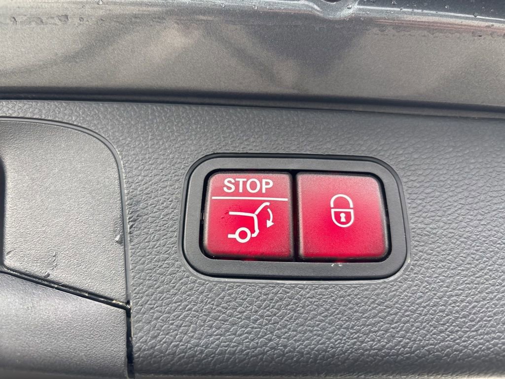 Used 2021 Mercedes-Benz GLC 300 image 25