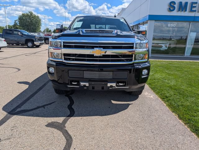 Used 2018 Chevrolet Silverado 2500 High Country w/ Duramax Plus Package AWD/4WD image 28