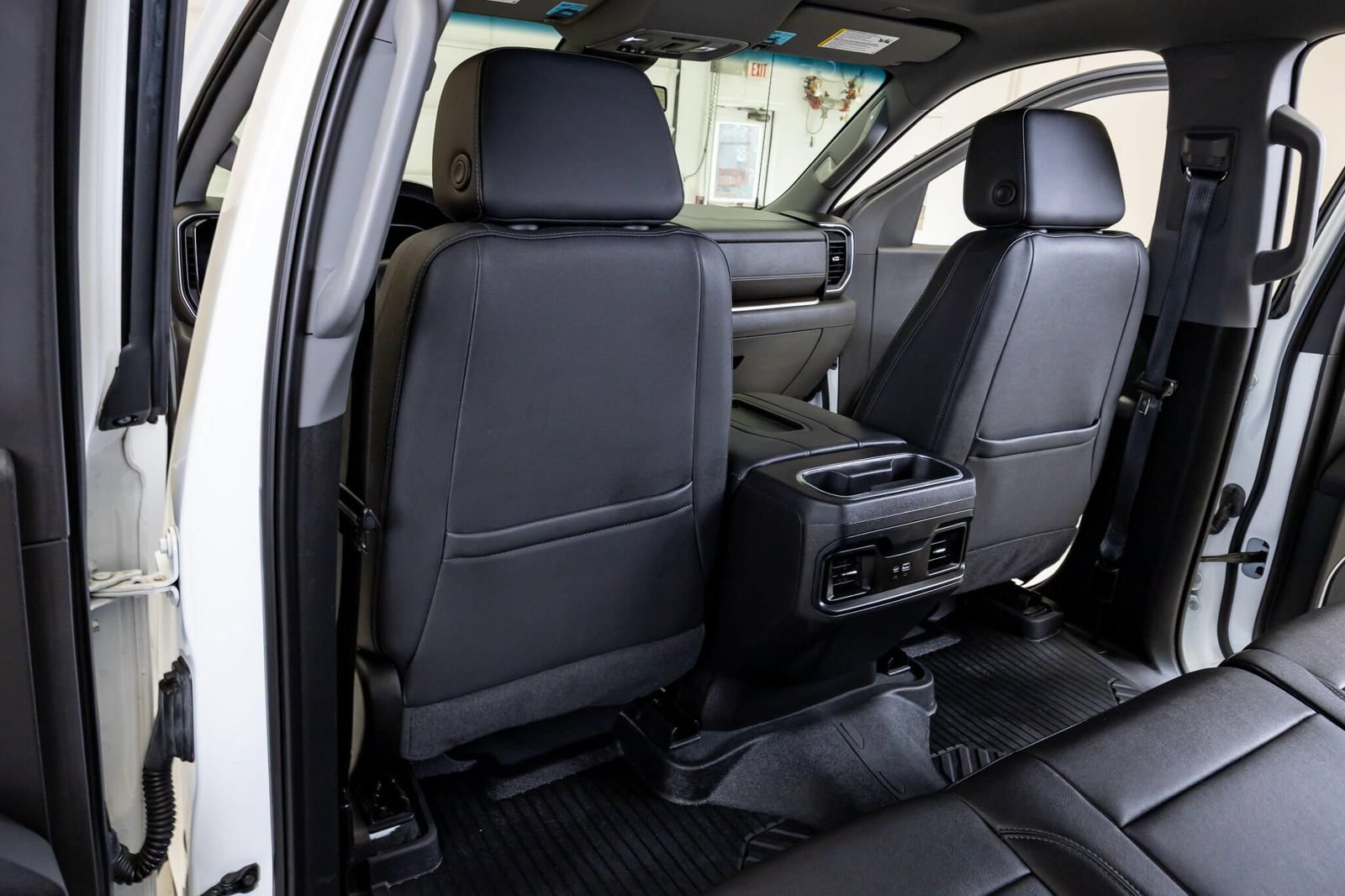 Used 2022 Chevrolet Silverado 1500 LT Trail Boss w/ LT Trail Boss Premium Package AWD/4WD image 34
