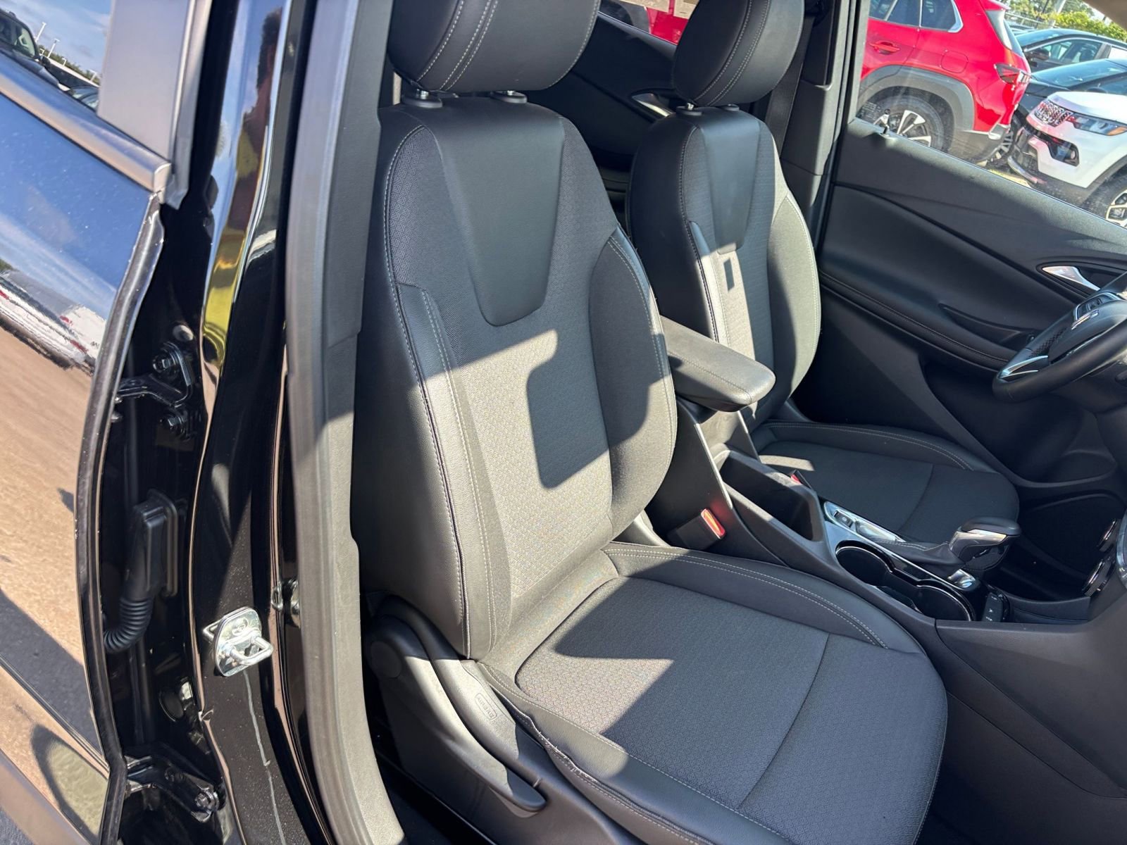 Used 2025 Buick Encore GX Preferred FWD image 35