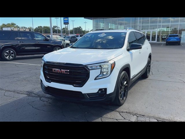 Certified 2023 GMC Terrain SLT w/ Elevation Edition FWD image 4