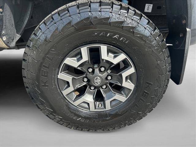 Used 2018 Toyota Tacoma TRD Off-Road w/ Technology Package RWD image 26