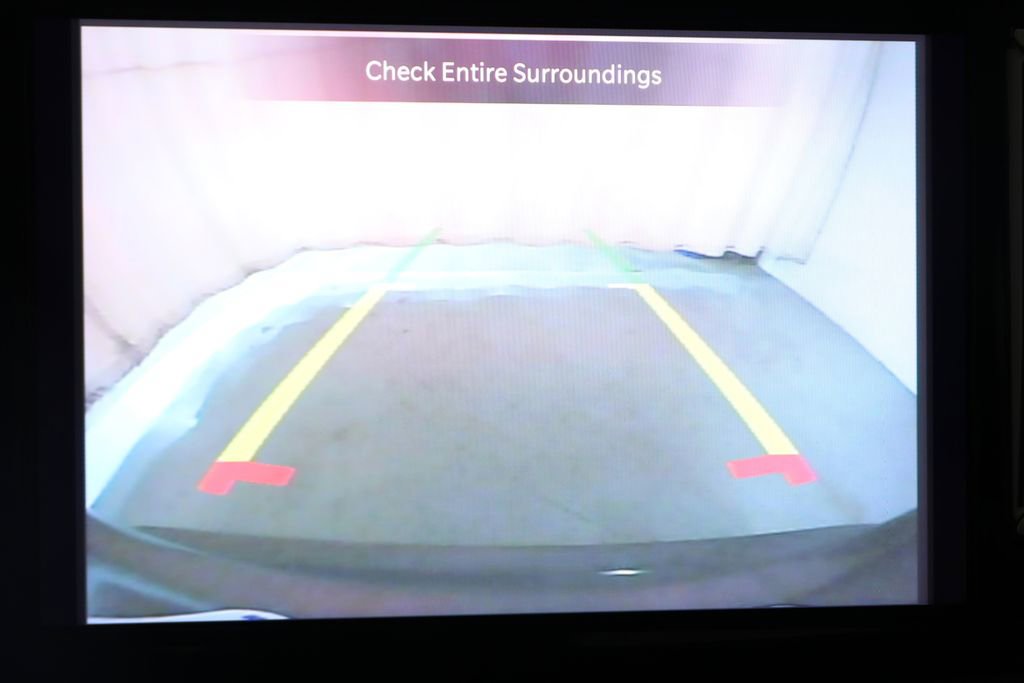 Used 2023 Chrysler Pacifica Touring-L FWD image 13