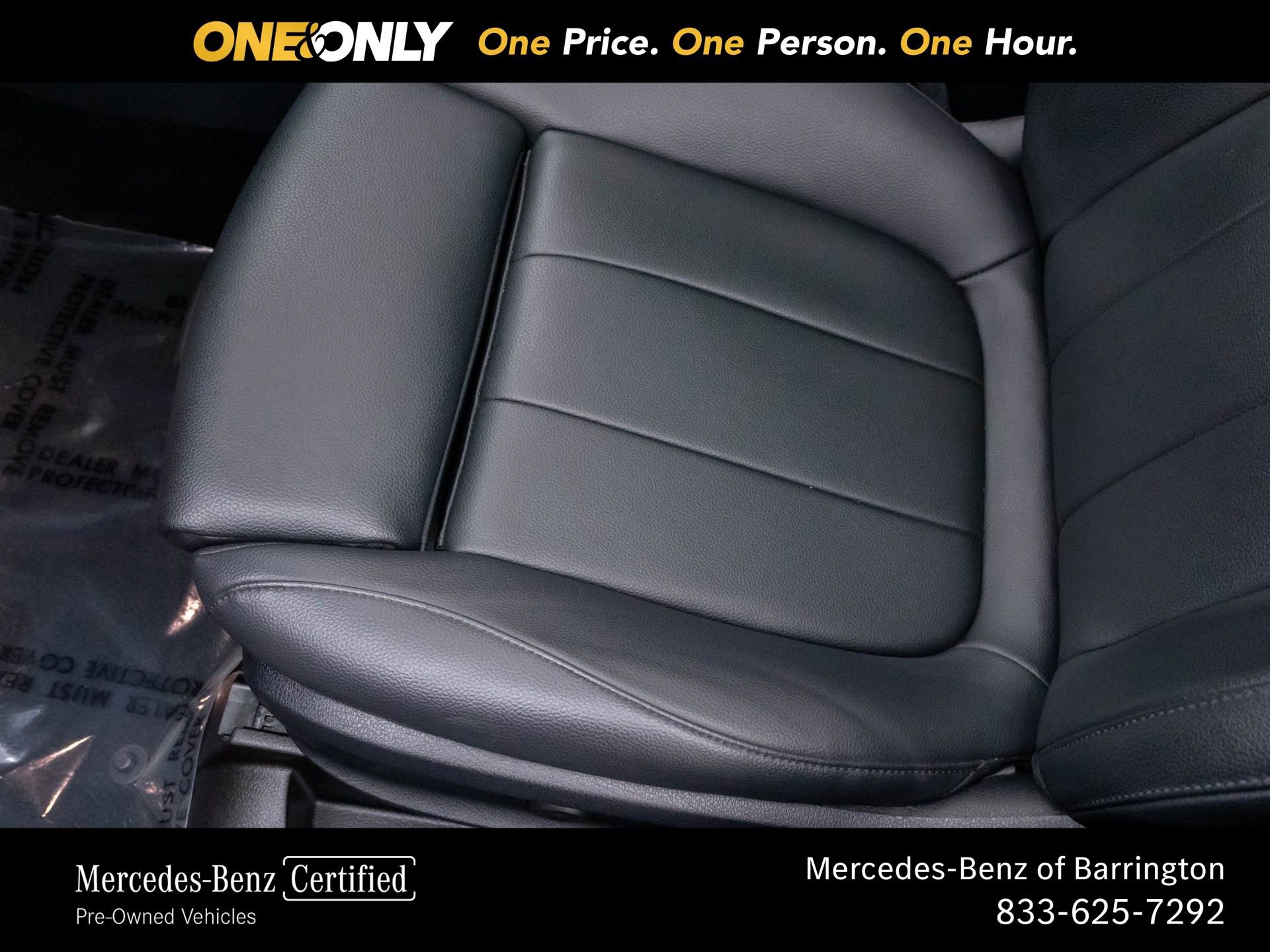 Used 2023 Mercedes-Benz GLB 250 4MATIC w/ Premium Package image 17