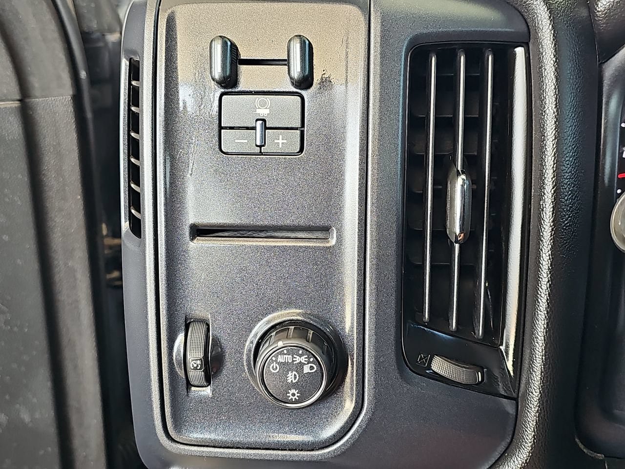 Used 2015 GMC Sierra 1500 4x4 Double Cab image 27