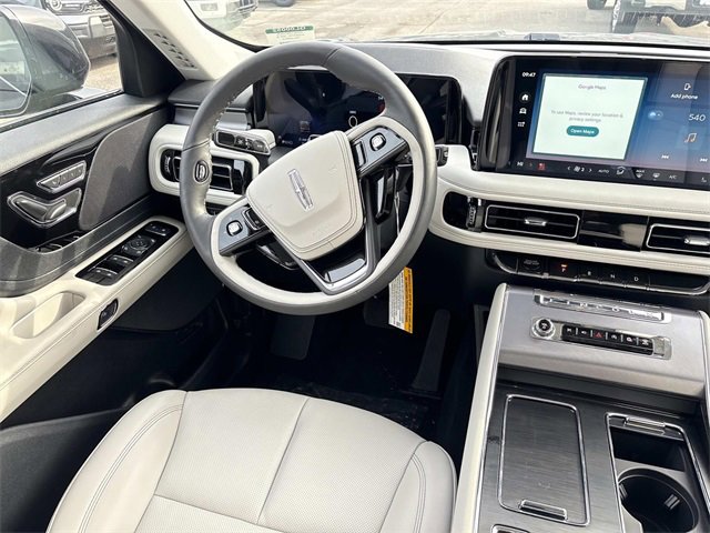 New 2026 Lincoln Aviator AWD w/ Jet Appearance Package image 14