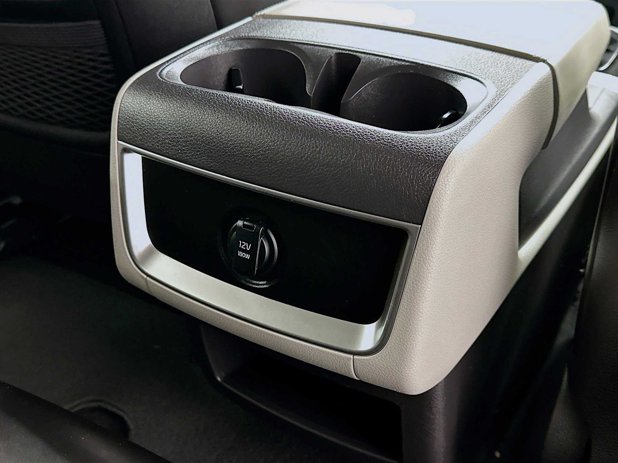 Used 2024 Kia Carnival LX image 27