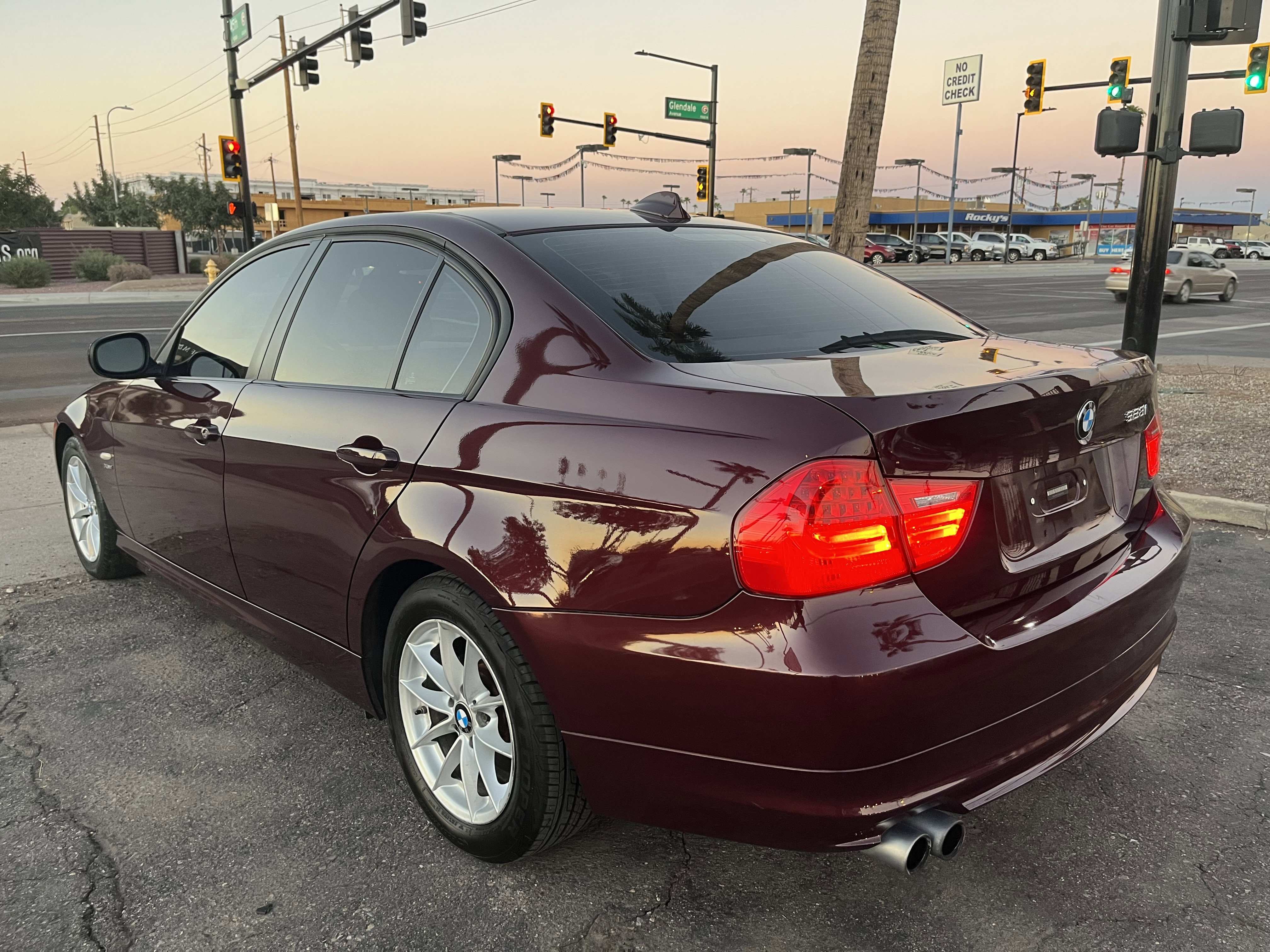 Used 2010 BMW 328i xDrive Sedan AWD/4WD image 4