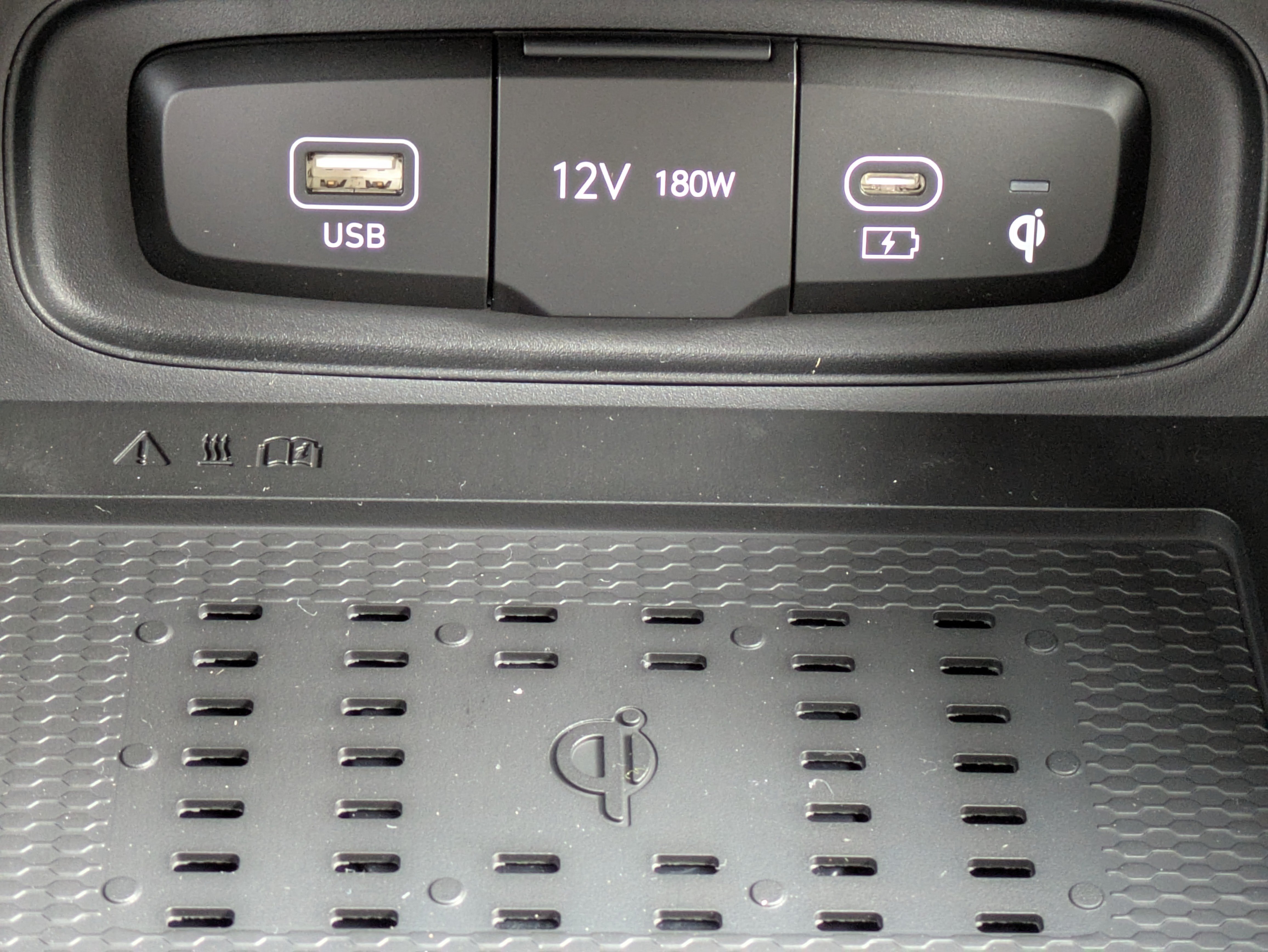 New 2026 Hyundai Venue SEL FWD image 23