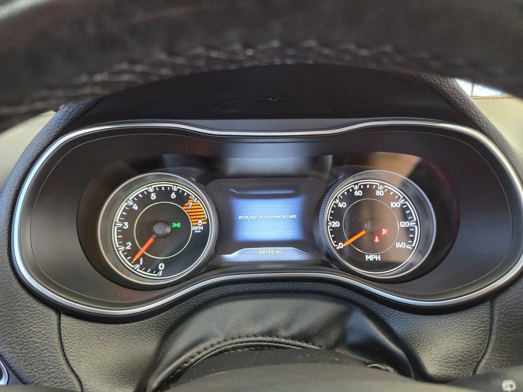 Used 2019 Jeep Cherokee Trailhawk w/ Comfort & Convenience Group image 38