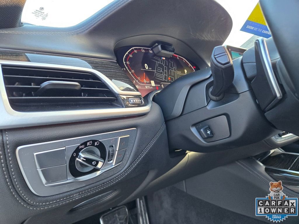 Used 2022 BMW 750i xDrive w/ Executive Package image 30