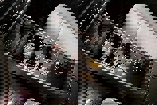 Used 2023 Nissan Rogue S image 17