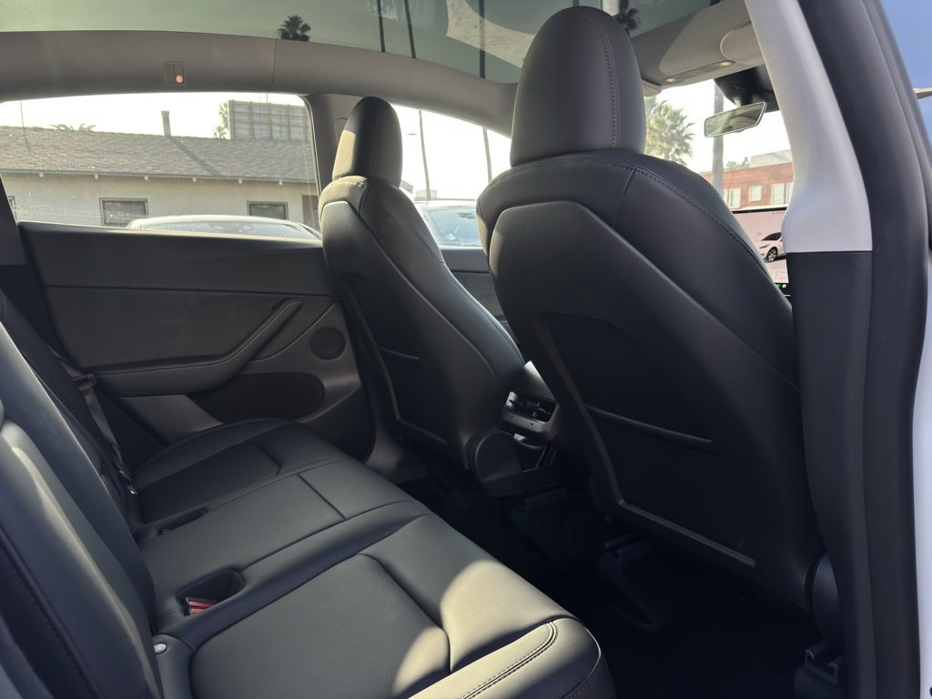 Used 2024 Tesla Model Y Long Range image 35