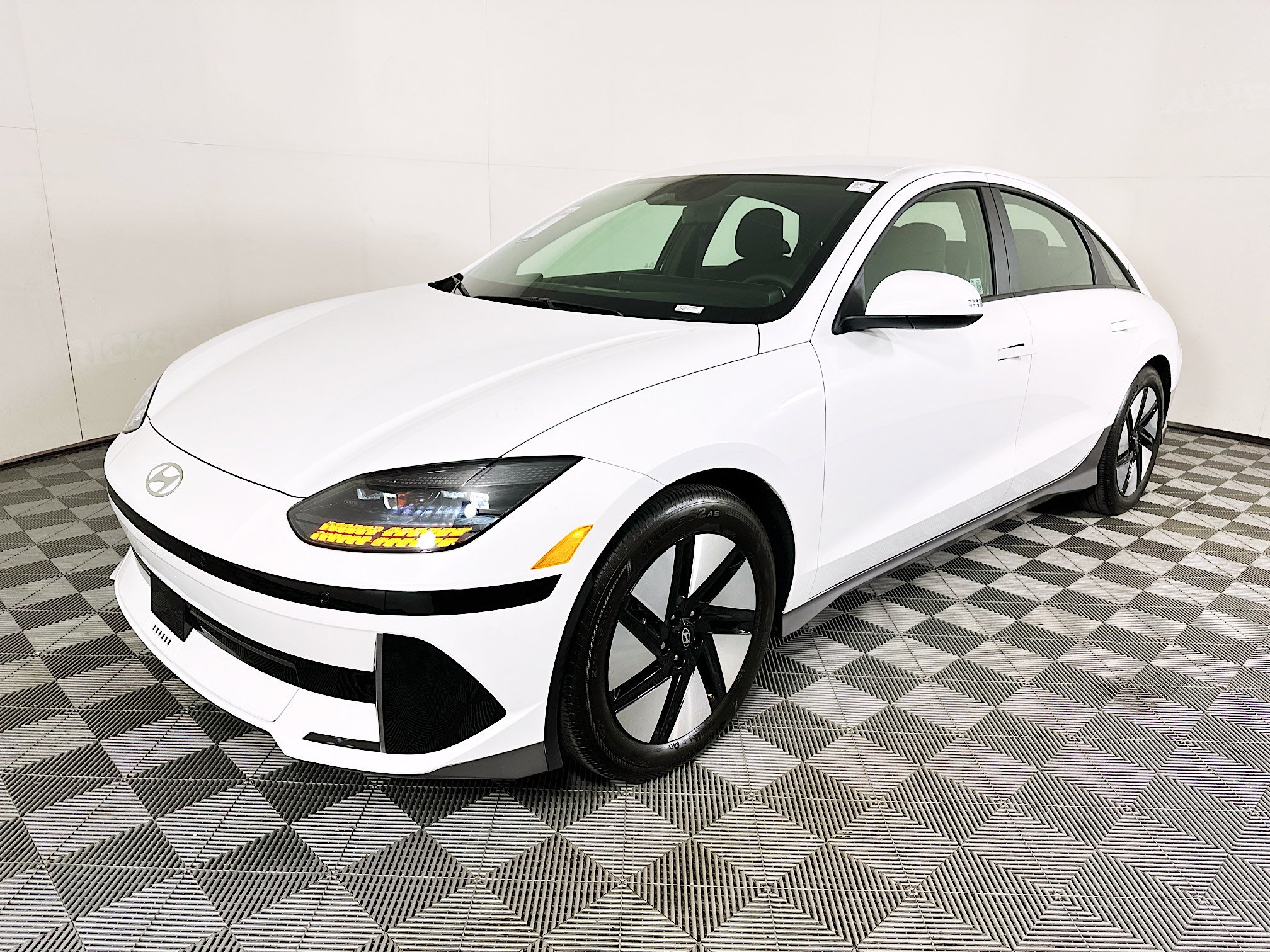 Used 2024 Hyundai Ioniq 6 SE image 7