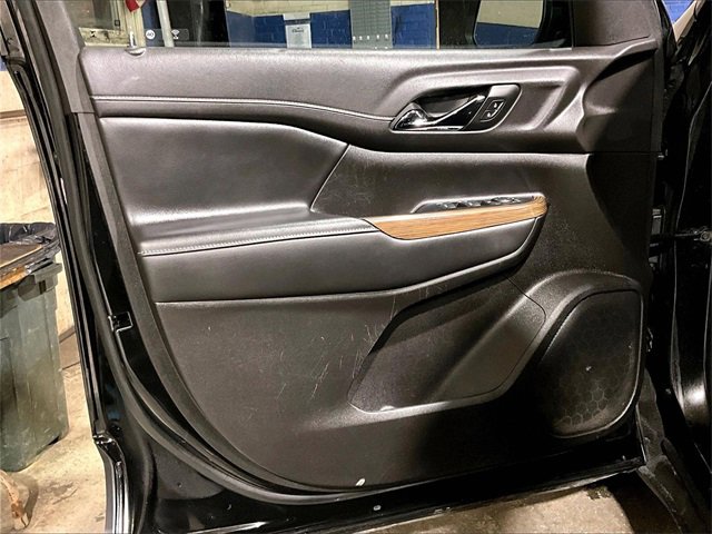 Used 2022 GMC Acadia SLE image 18