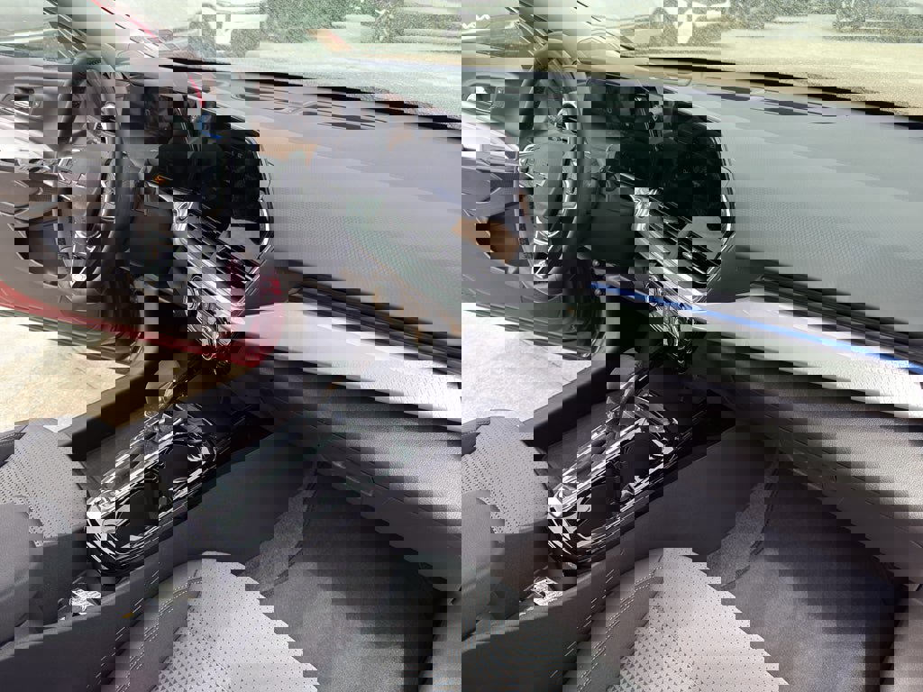 Used 2025 Chevrolet Trax LT w/ LT Convenience Package FWD image 28