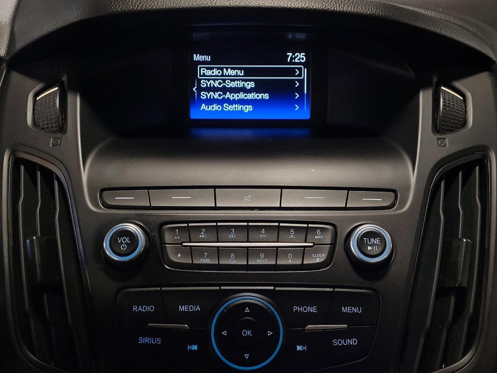 Used 2018 Ford Focus SE FWD image 25