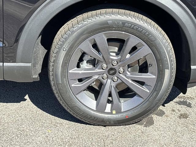 New 2026 Ford Explorer Active w/ Active Comfort Package image 9