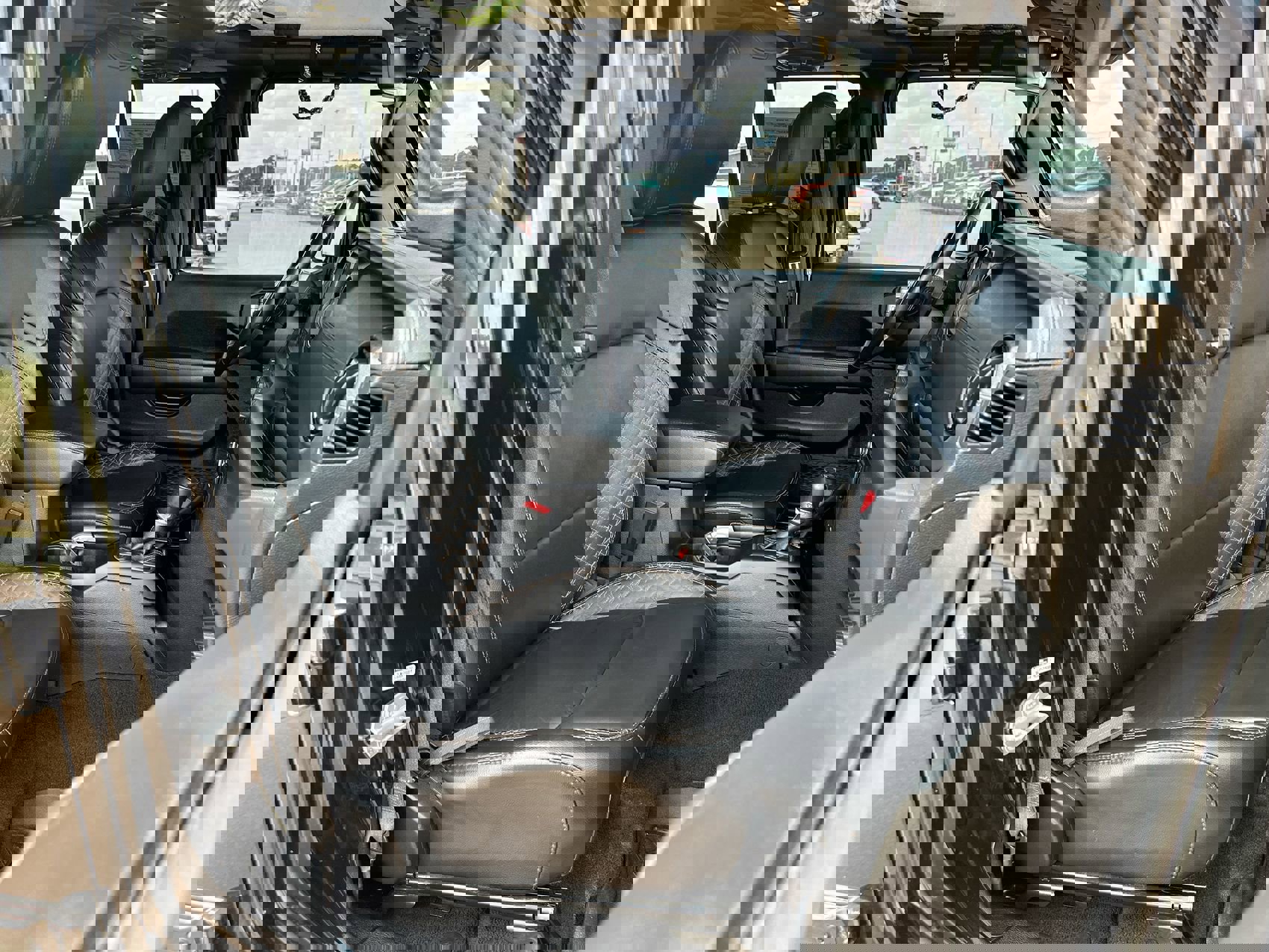 Used 2020 Jeep Wrangler Unlimited Sahara image 25