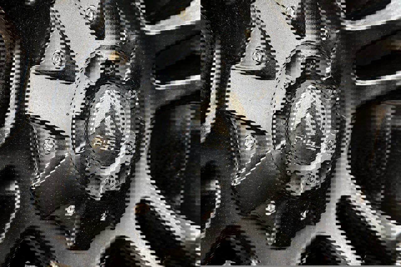 Used 2015 Jeep Wrangler Unlimited Sahara w/ Connectivity Group image 27