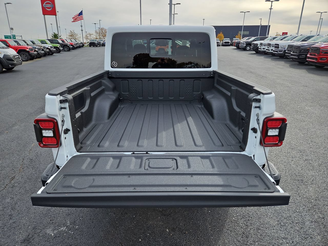 New 2026 Jeep Gladiator Sport AWD/4WD image 7