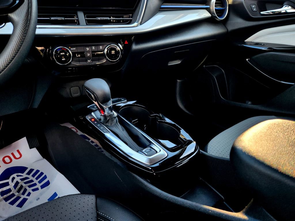 Used 2024 Chevrolet Trax LT image 26