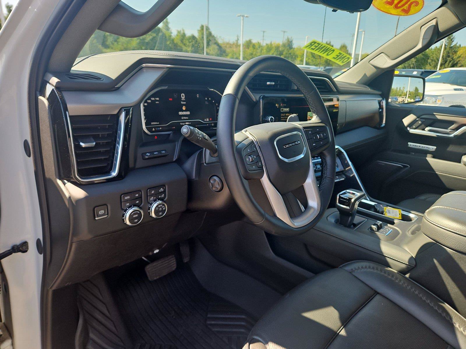 Used 2024 GMC Sierra 1500 Denali w/ Technology Package AWD/4WD image 17