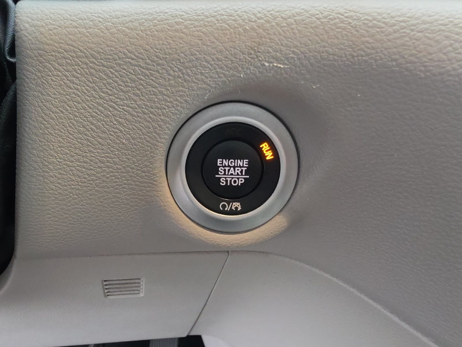 Used 2024 Chrysler Pacifica Touring-L FWD image 24
