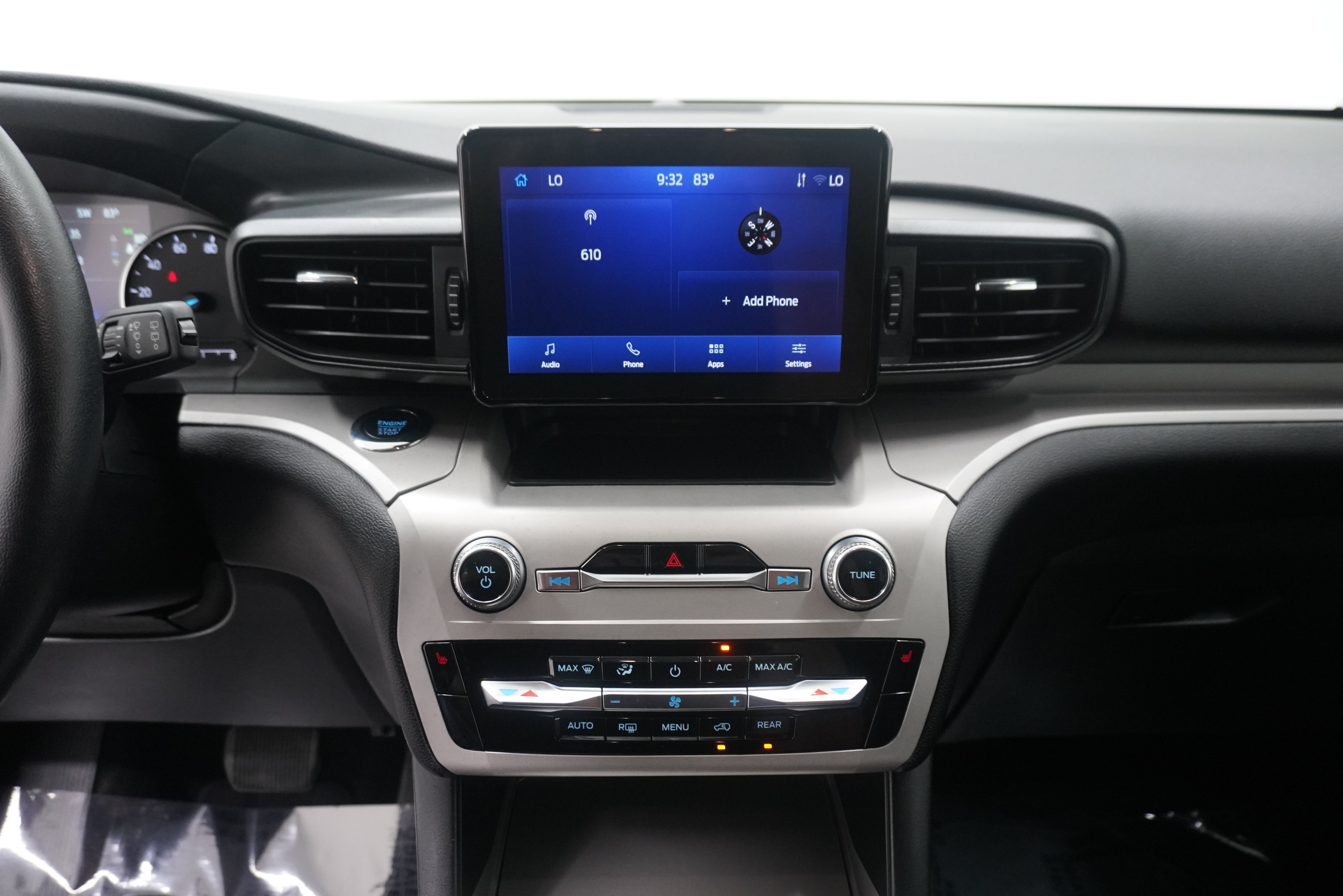 Used 2023 Ford Explorer XLT AWD/4WD image 20