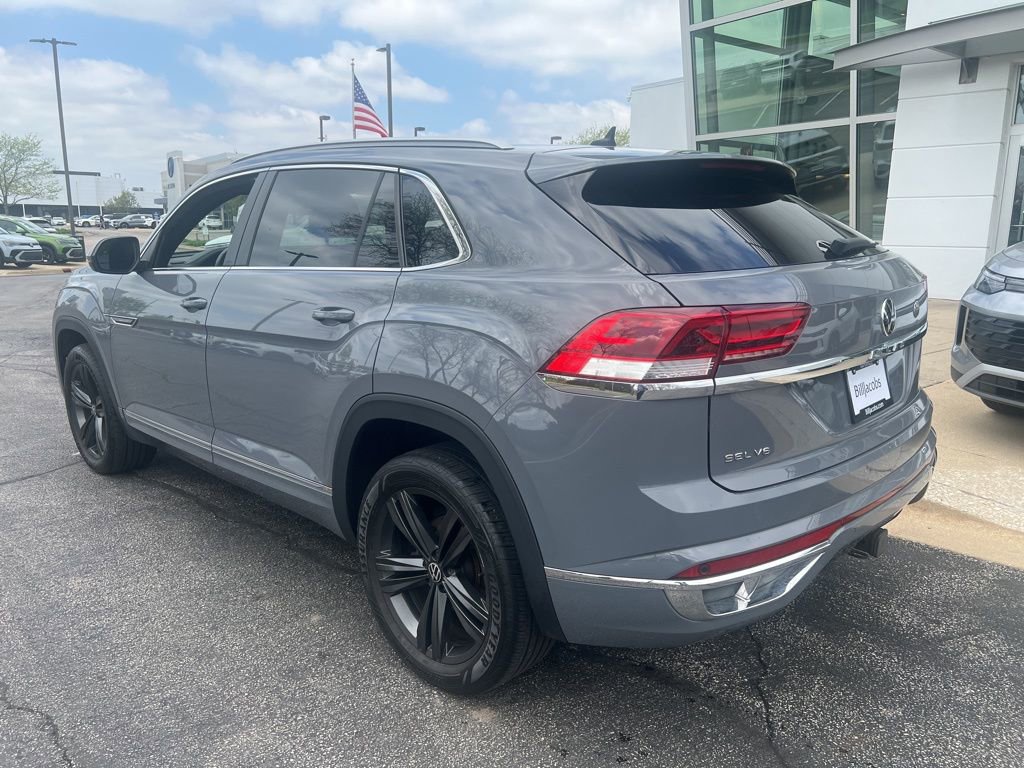 Used 2022 Volkswagen Atlas Cross Sport SEL R-Line AWD/4WD image 4