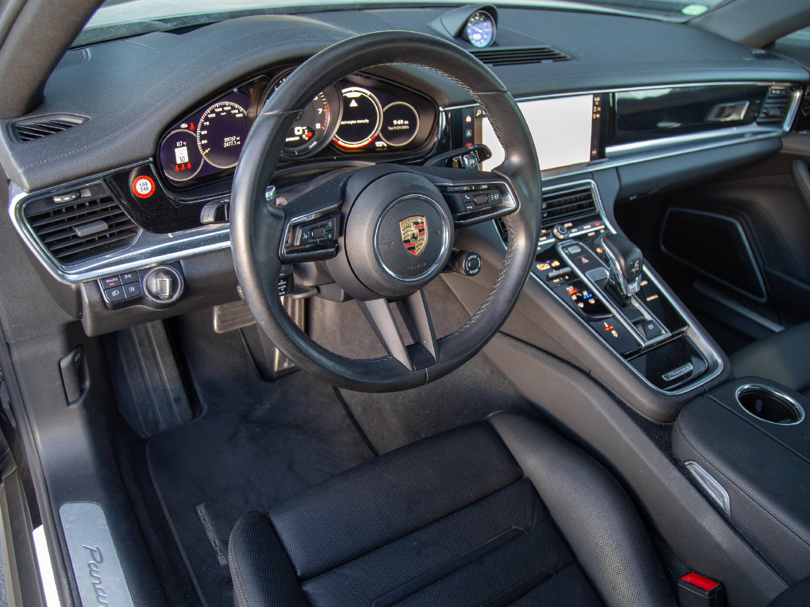 Certified 2023 Porsche Panamera 4 AWD/4WD image 4