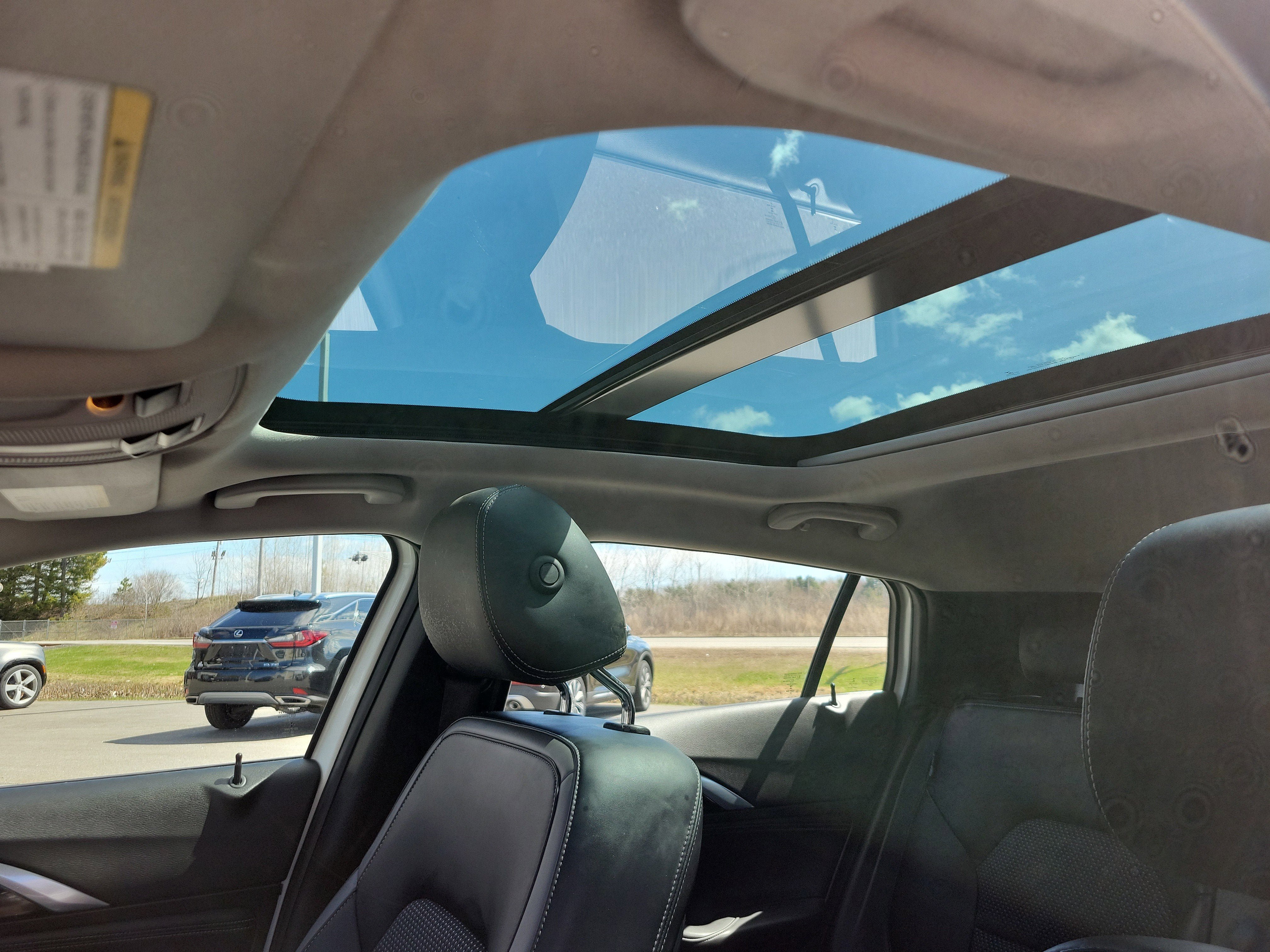 Used 2019 INFINITI QX30 Premium w/ Navigation Package image 28