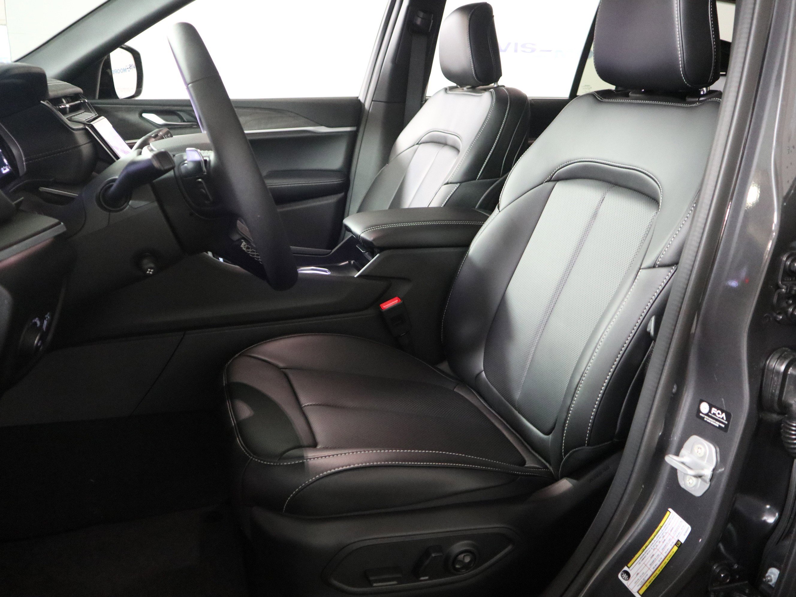 New 2025 Jeep Grand Cherokee Limited w/ Luxury Tech Group II image 22