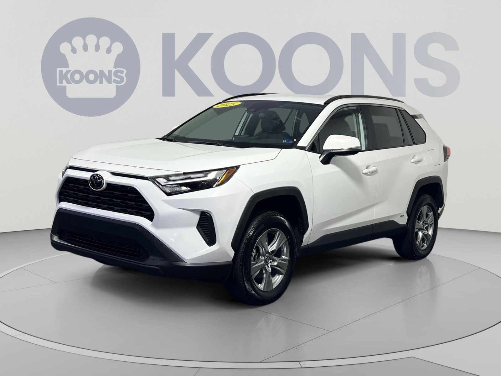 Used 2025 Toyota RAV4 XLE AWD/4WD image 5