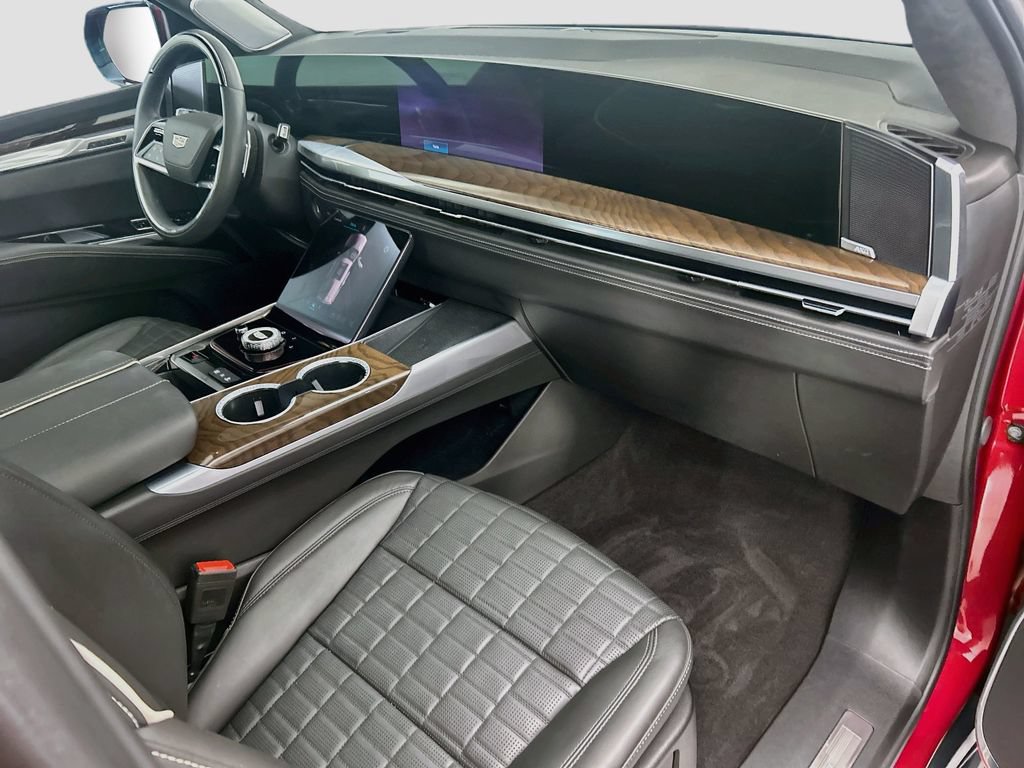 Used 2025 Cadillac Escalade Sport Platinum w/ LPO, ONYX Package AWD/4WD image 16