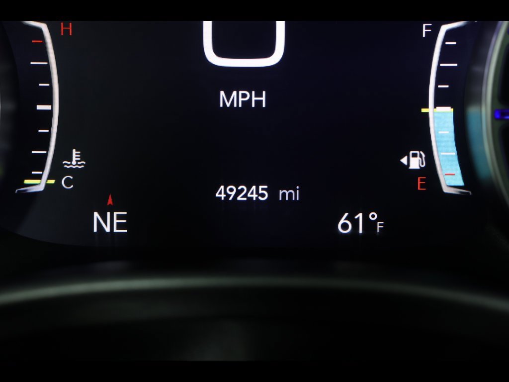 Used 2024 Chrysler Pacifica Touring-L image 25