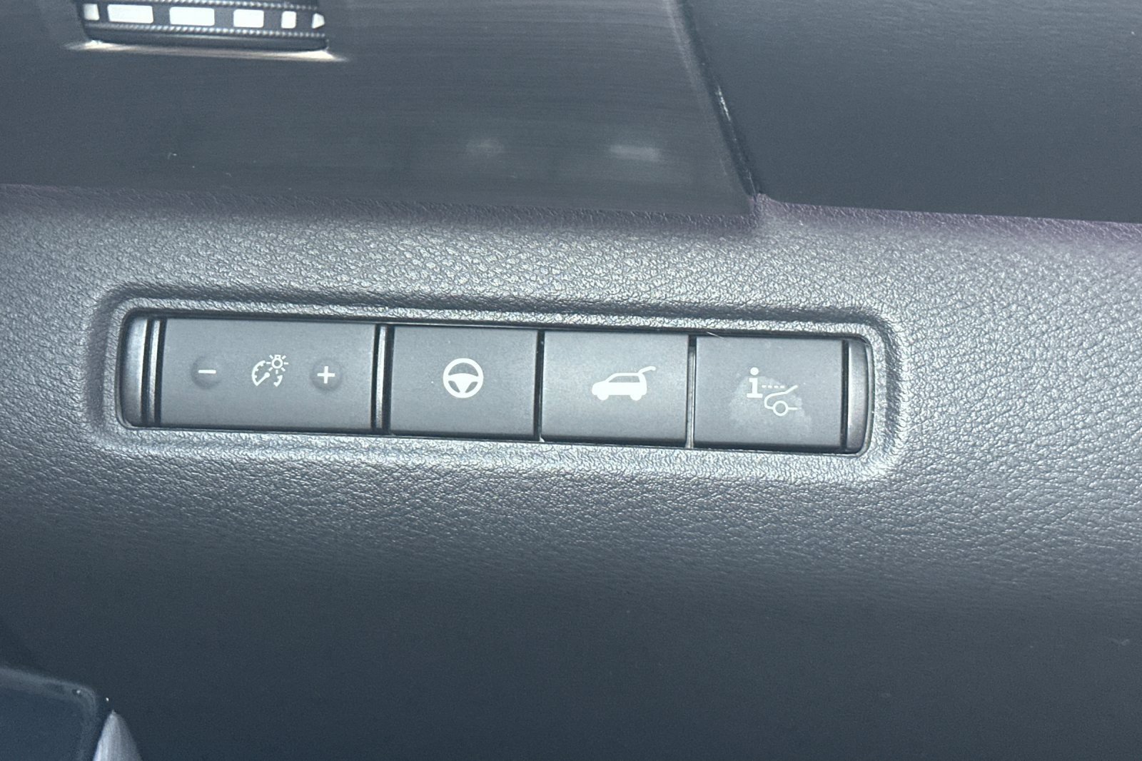 Used 2023 Nissan Pathfinder Platinum image 45