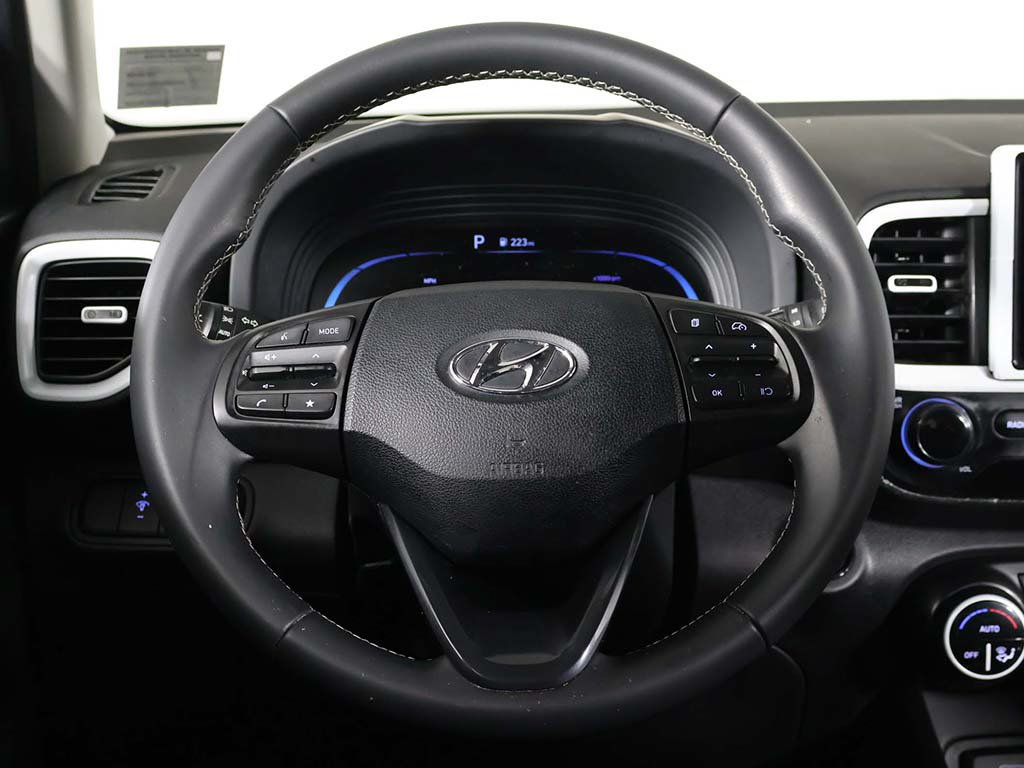 Certified 2024 Hyundai Venue Limited FWD image 33