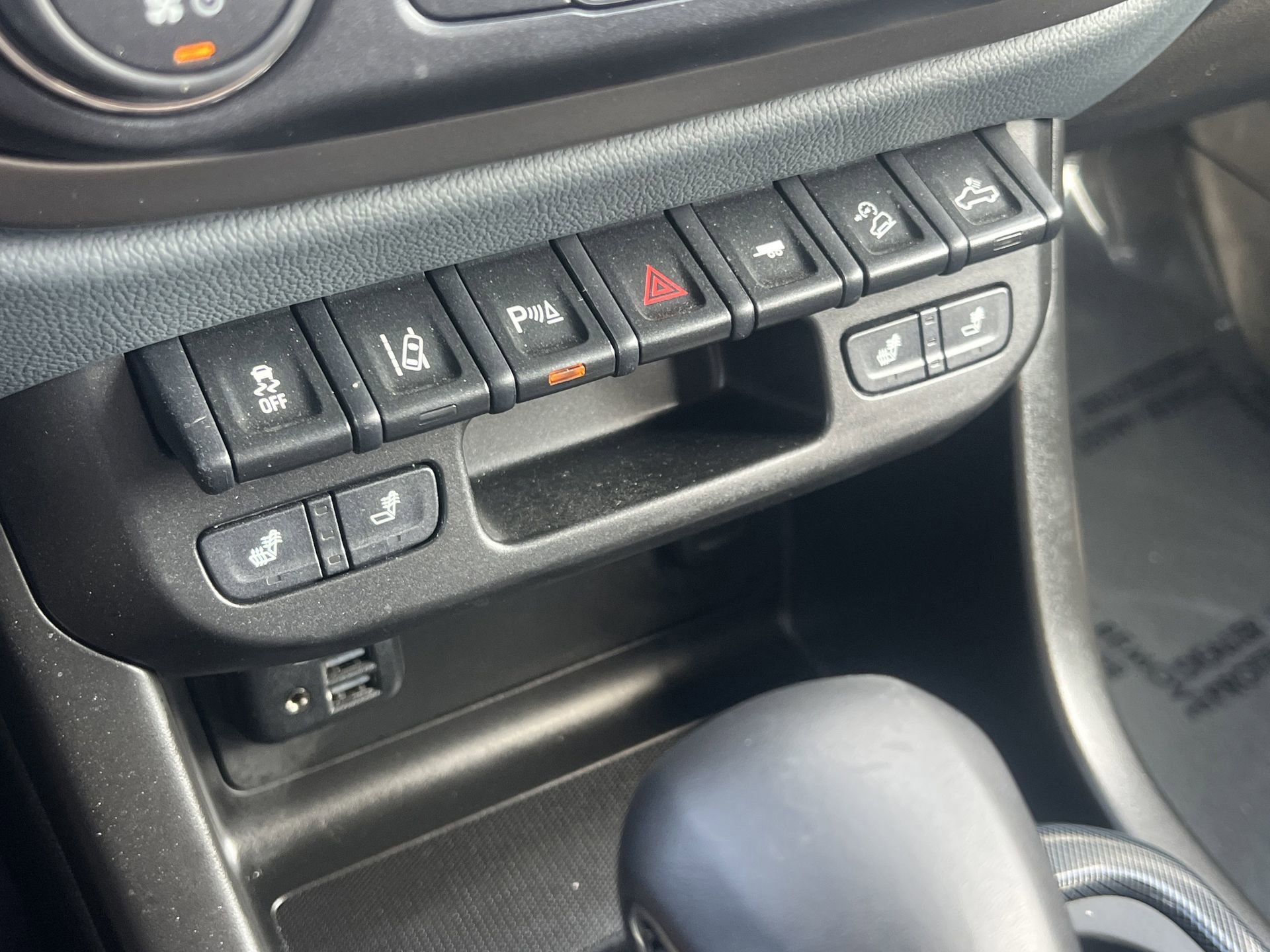 Used 2022 Chevrolet Colorado Z71 w/ Safety Package image 14