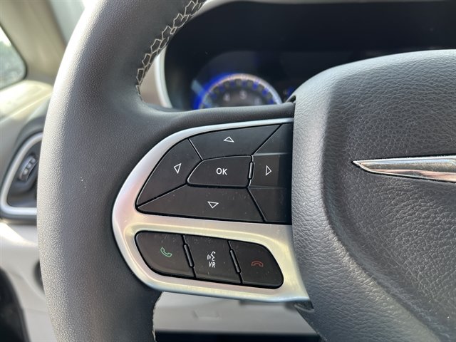 Used 2023 Chrysler Voyager LX FWD image 24